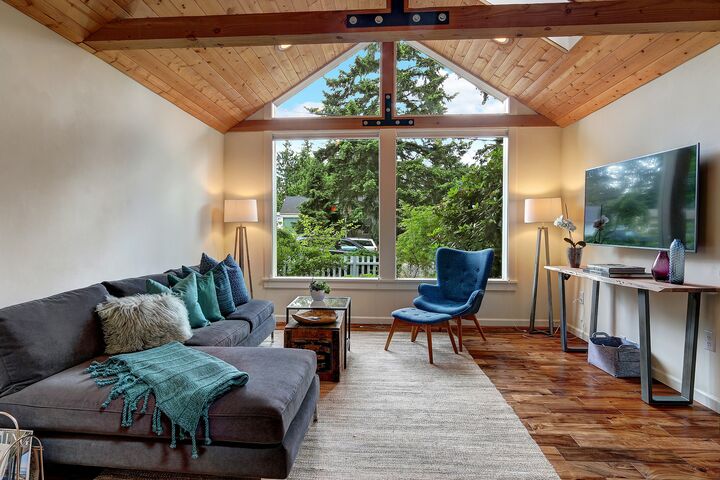 Property Photo: 14333 Dayton Ave N  14333 Dayton Ave N  WA 98133 