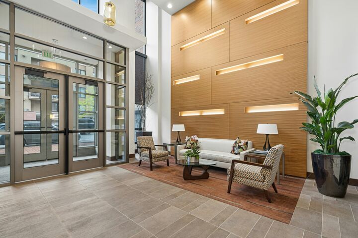 Property Photo:  10000  Main Street 605  WA 98004 