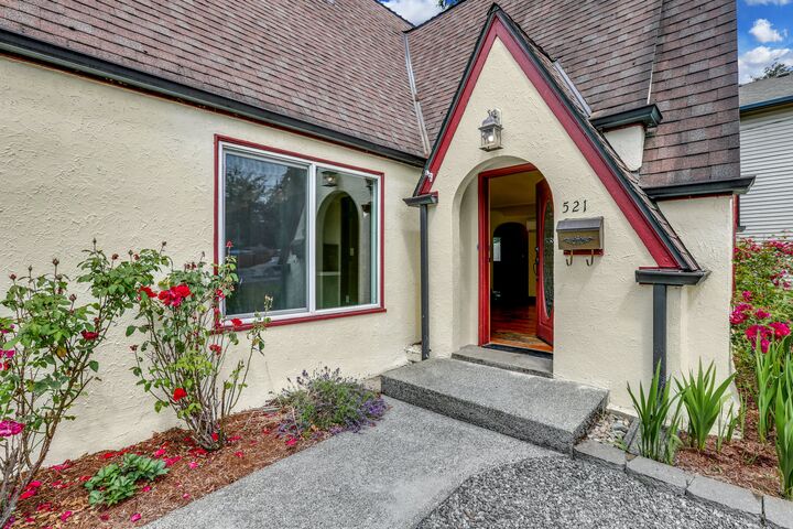 Property Photo: 521 E Gilman Avenue WA 98223