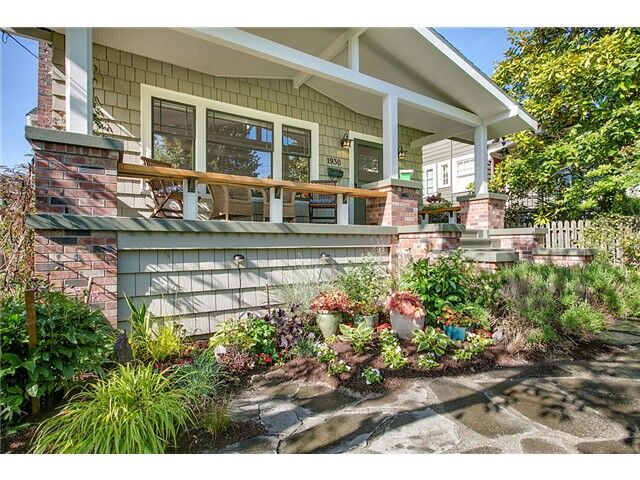 Property Photo: 1930 E Lynn St WA 98112