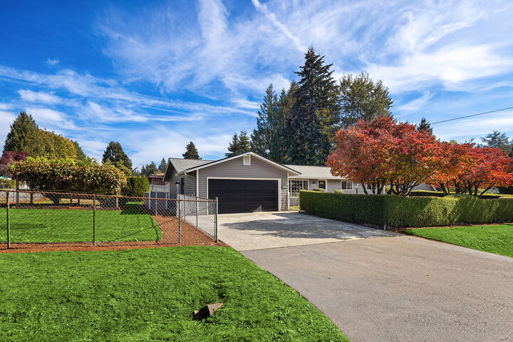 Property Photo: 20004 142nd Avenue SE WA 98042