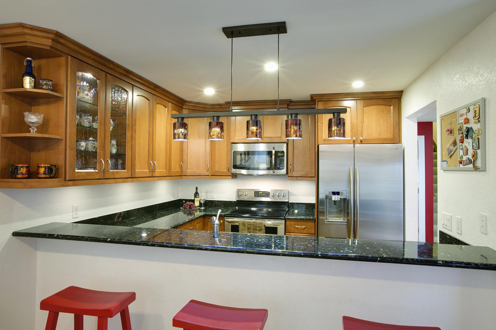 Property Photo: 14717 NE 44th Place R4 WA 98007