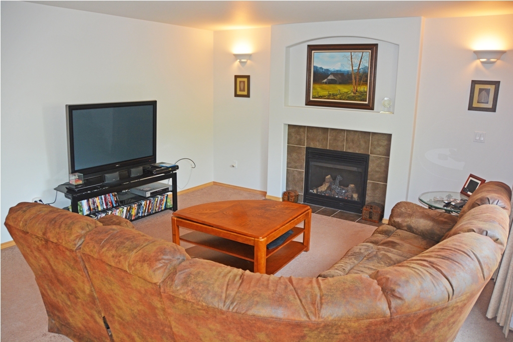 Property Photo: Family room 7601 33rd St NE  WA 98270 