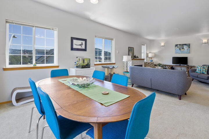 Property Photo: 1011 Bancroft 306 WA 98225
