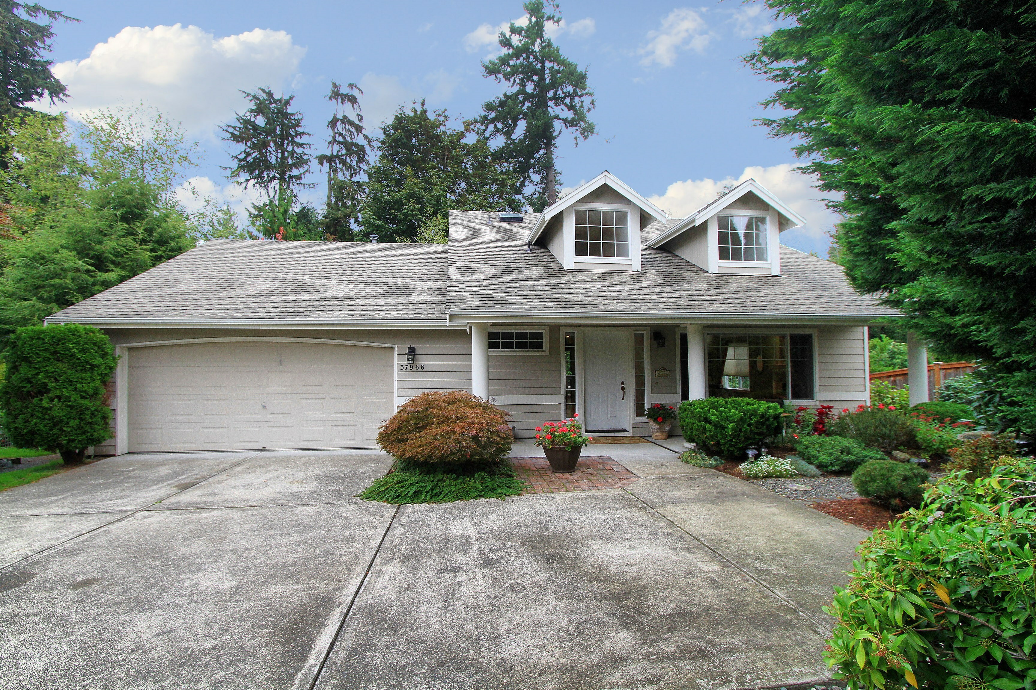 Property Photo: 37968 23rd Place S WA 98003