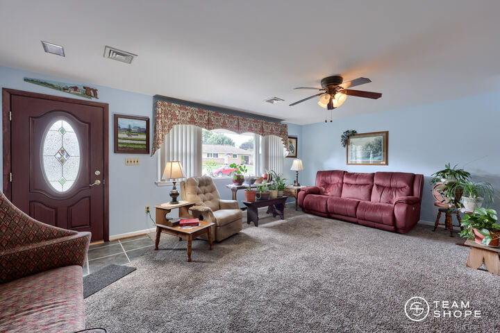 Property Photo:  413 W Cedar Street  PA 17557 