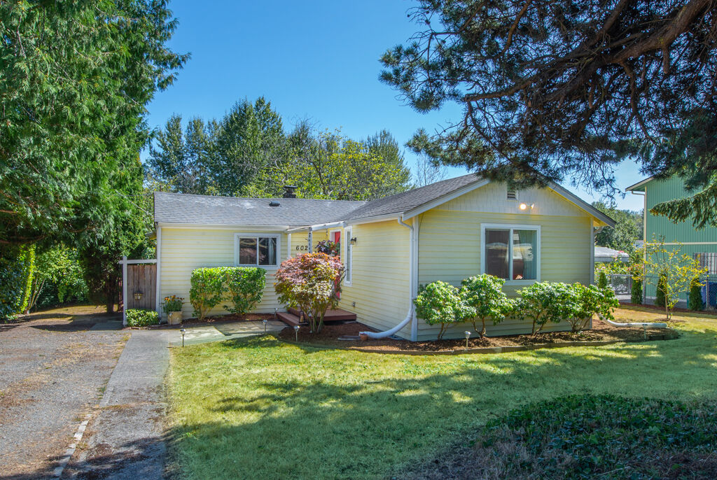 Property Photo: 6022 18th Ave SW 6022 18th Avenue SW WA 98106
