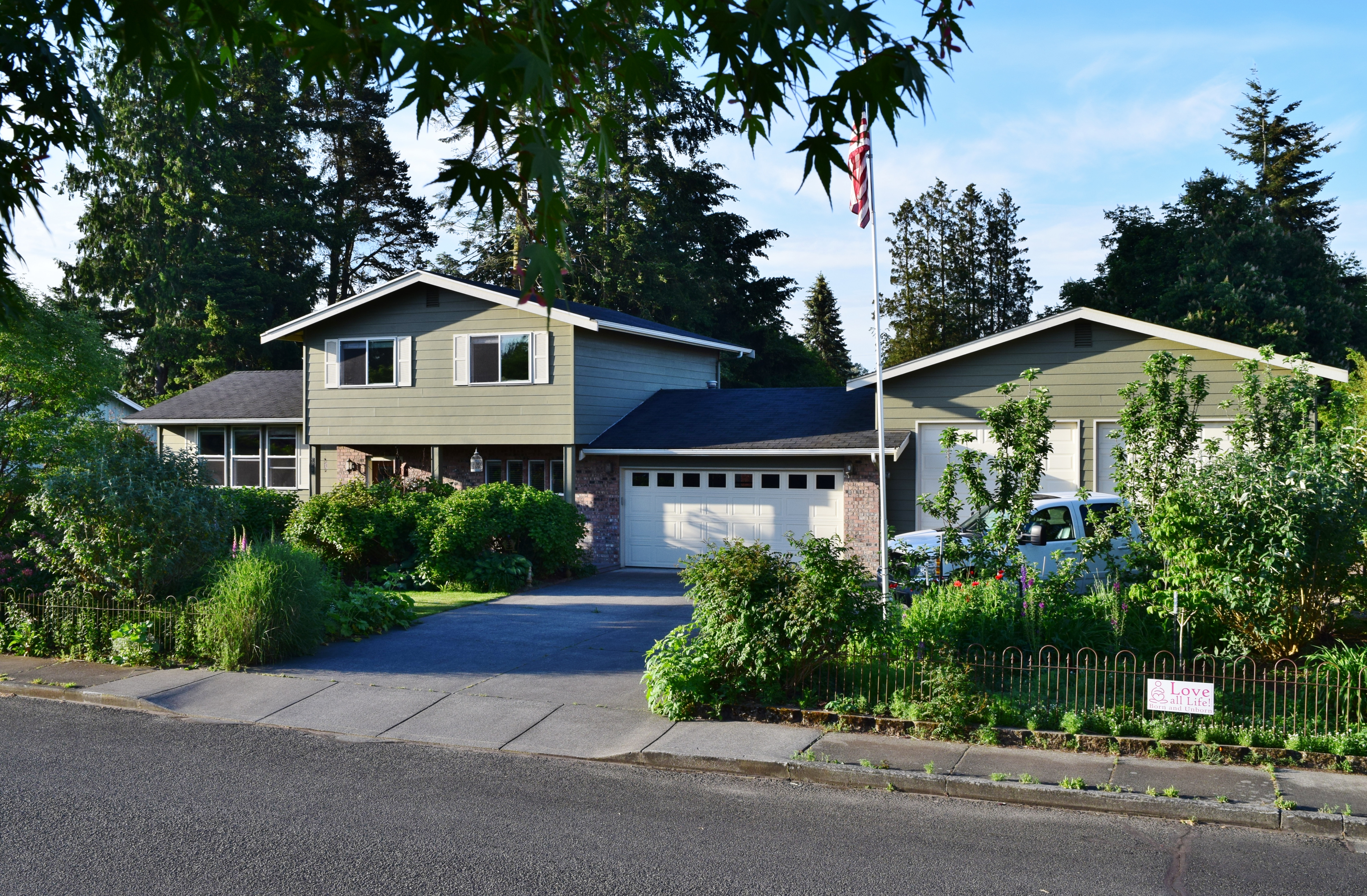 Property Photo: 302 Kwanzan Dr WA 98264