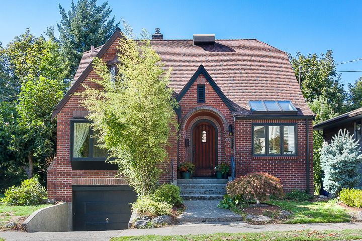 Property Photo:  1907 12th Ave S  WA 98144 