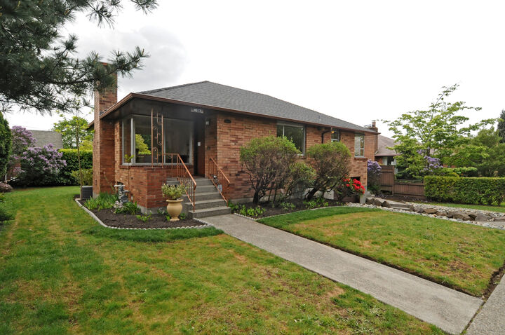 4017 NE 68th St  Seattle WA 98115 photo