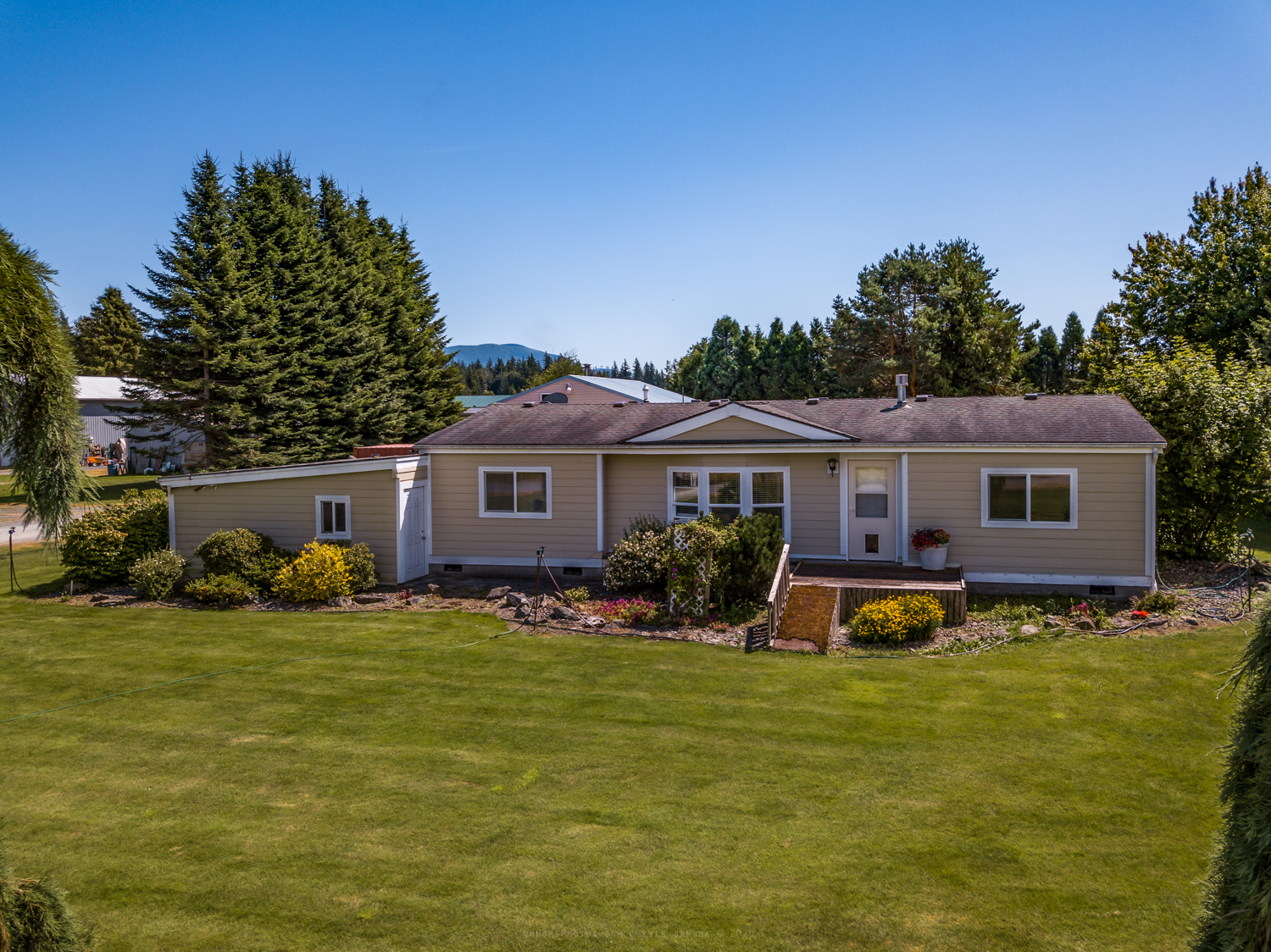 Property Photo:  6671 E 24th Dr  WA 98247 