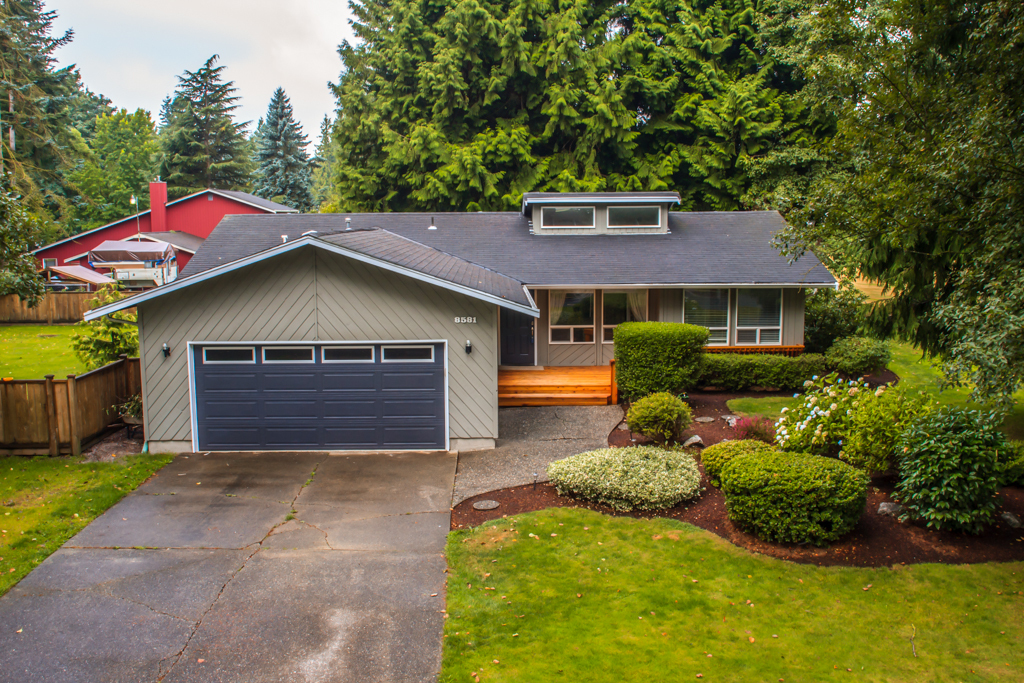 Property Photo:  8581 Lynnwood Dr  WA 98264 