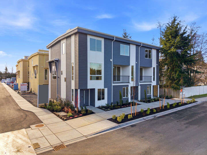 Property Photo:  222  124th Street SW H3  WA 98204 