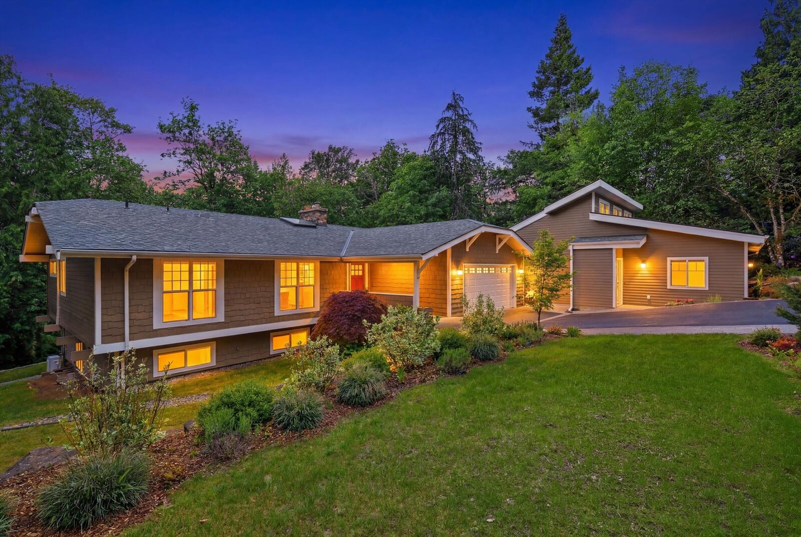 Property Photo:  20224 SE 26th Street  WA 98075 