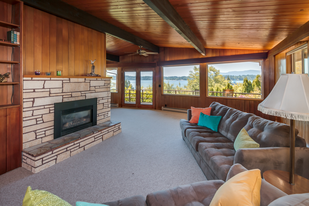 Property Photo: Living room 2535 Mackenzie Rd WA 98226