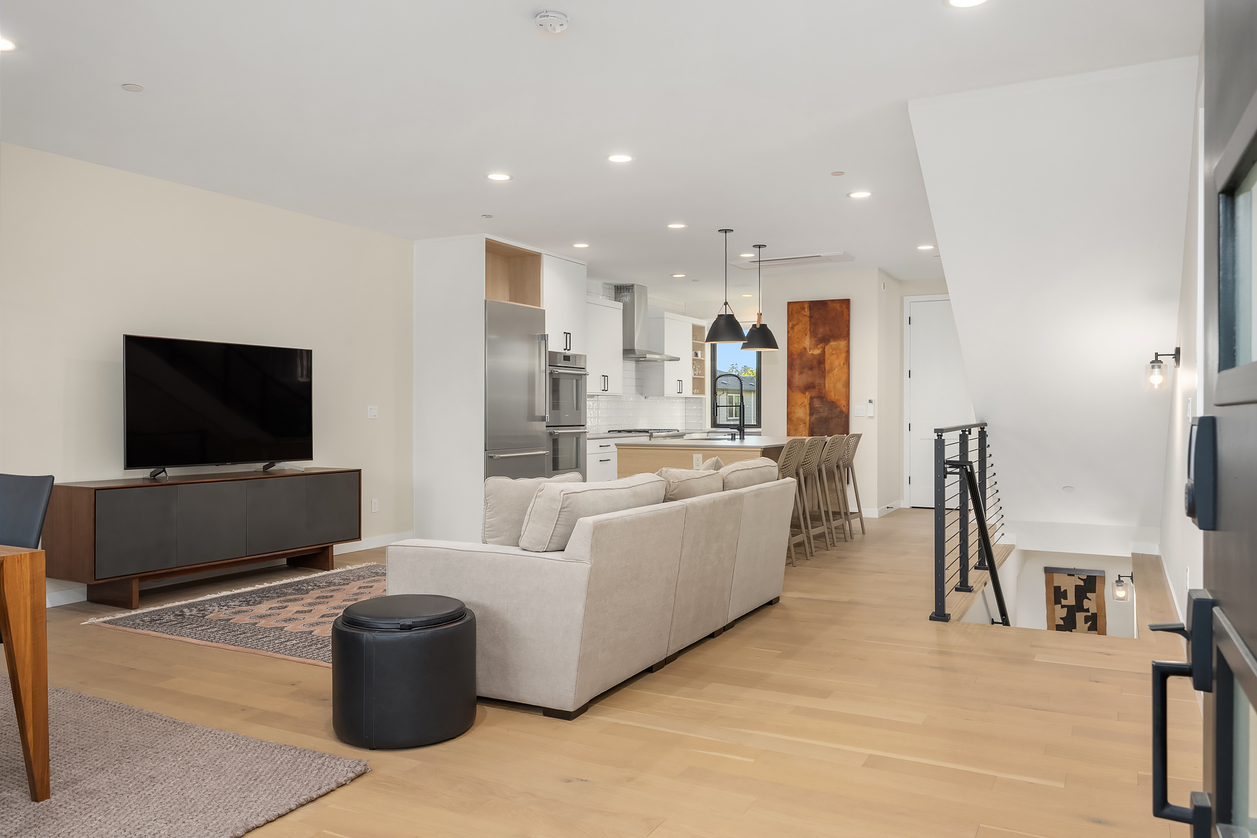 Property Photo:  330  3rd Avenue S C  WA 98033 