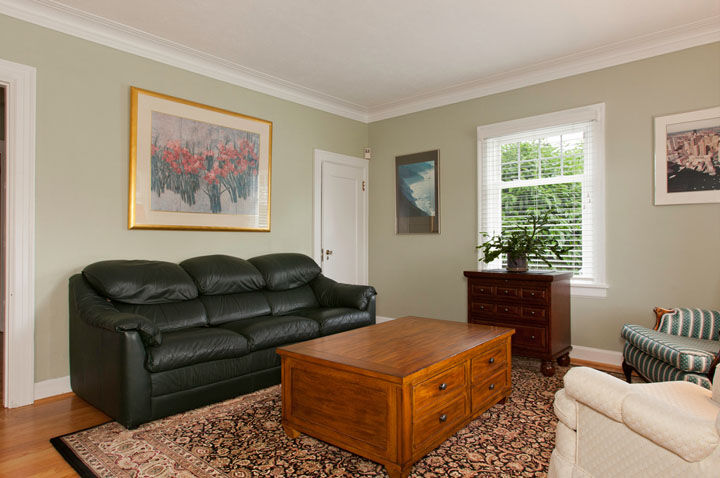 Property Photo: Living room 506 N 101st St  WA 98133 