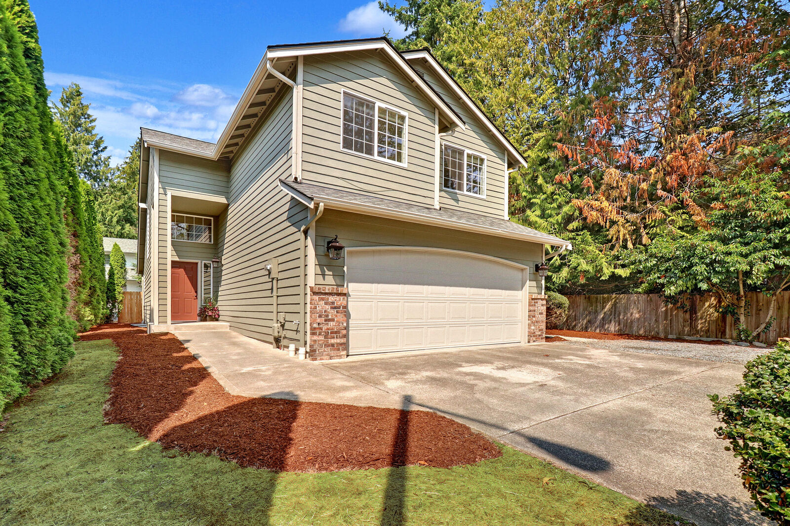 Property Photo: 9507 15th St SE WA 98258