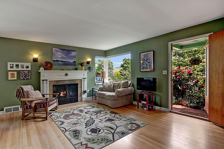 Property Photo: Living room & dining room 7535 23rd Ave NW  WA 98117 