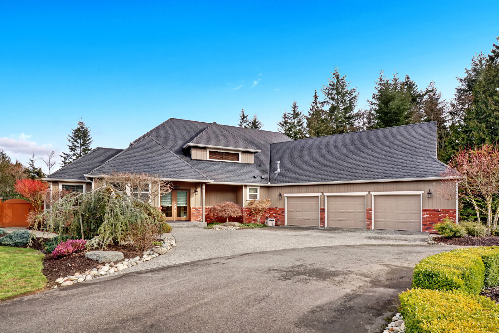 Property Photo: 11605 6th Ave NE WA 98271