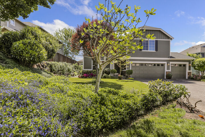 Property Photo:  9410 225th Wy NE  WA 98053 