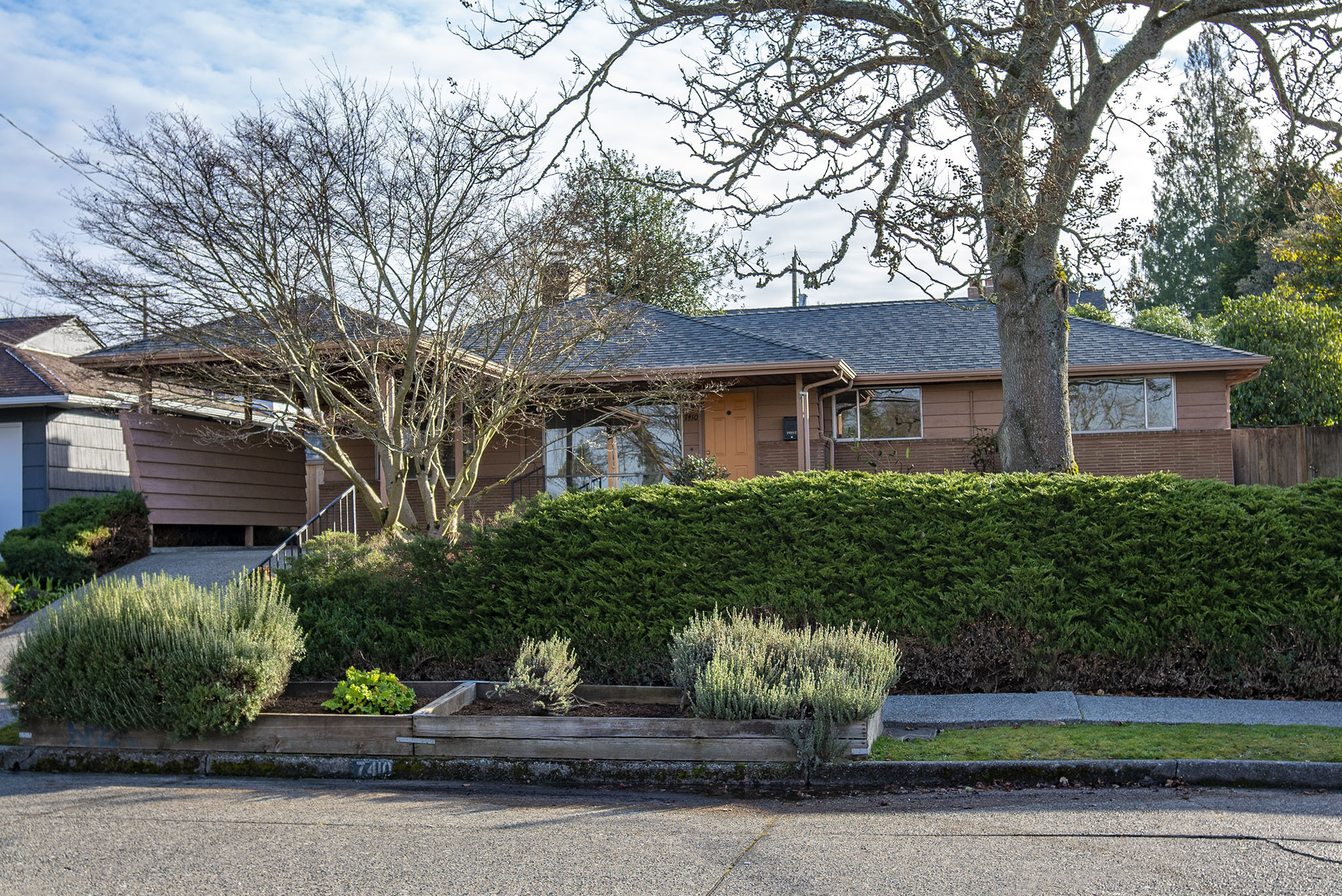 Property Photo: 7410 45th Avenue NE WA 98115