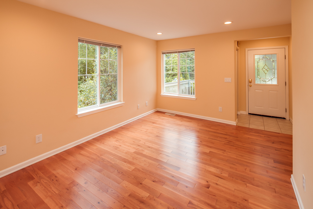 Property Photo: Entry/living room 2202 Sweetbay Dr WA 98229