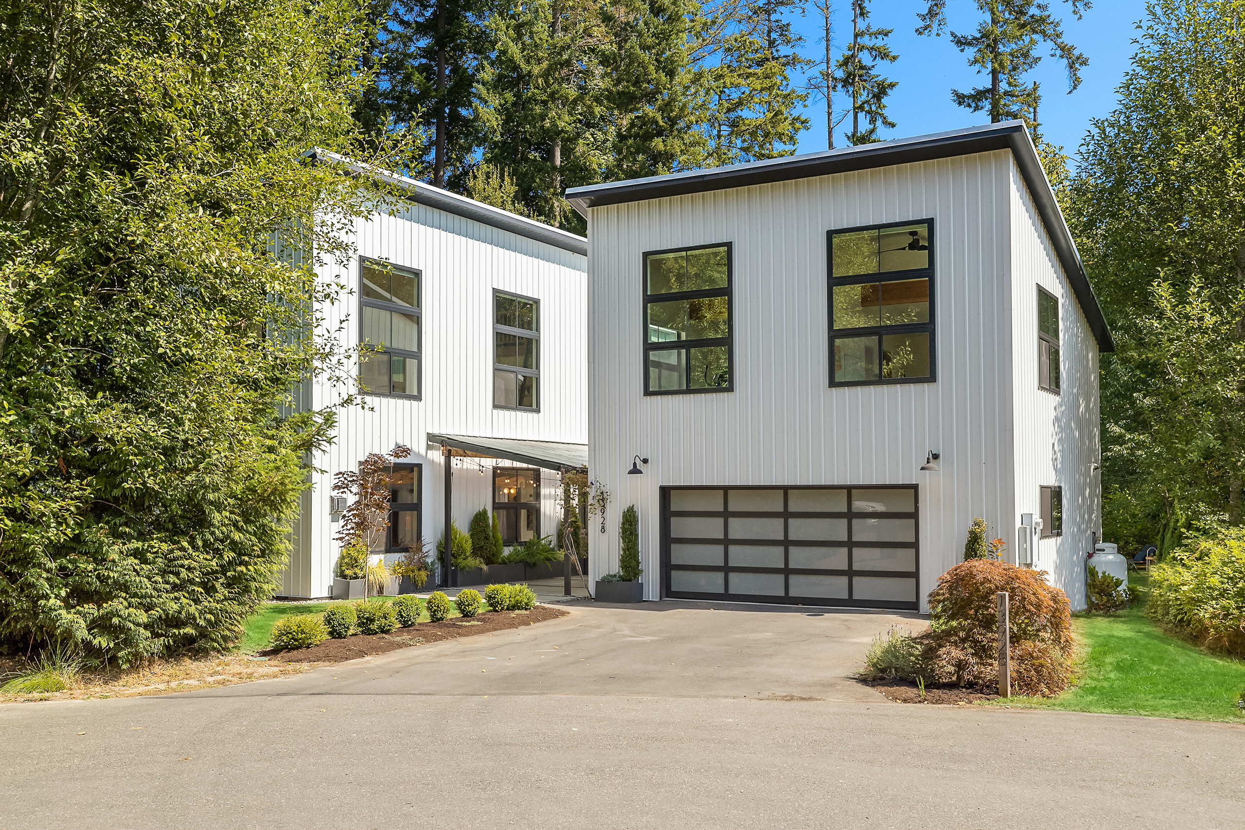 Property Photo:  13928 Toad Holler Place NE  WA 98110 