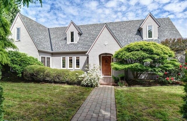 6318 Hampton Rd S  Seattle WA 98118 photo Gallery