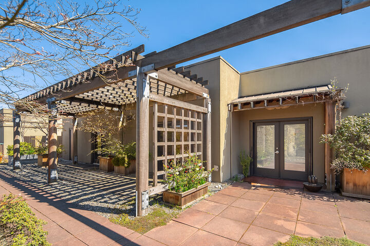 816 E Union St  Seattle WA 98122 photo