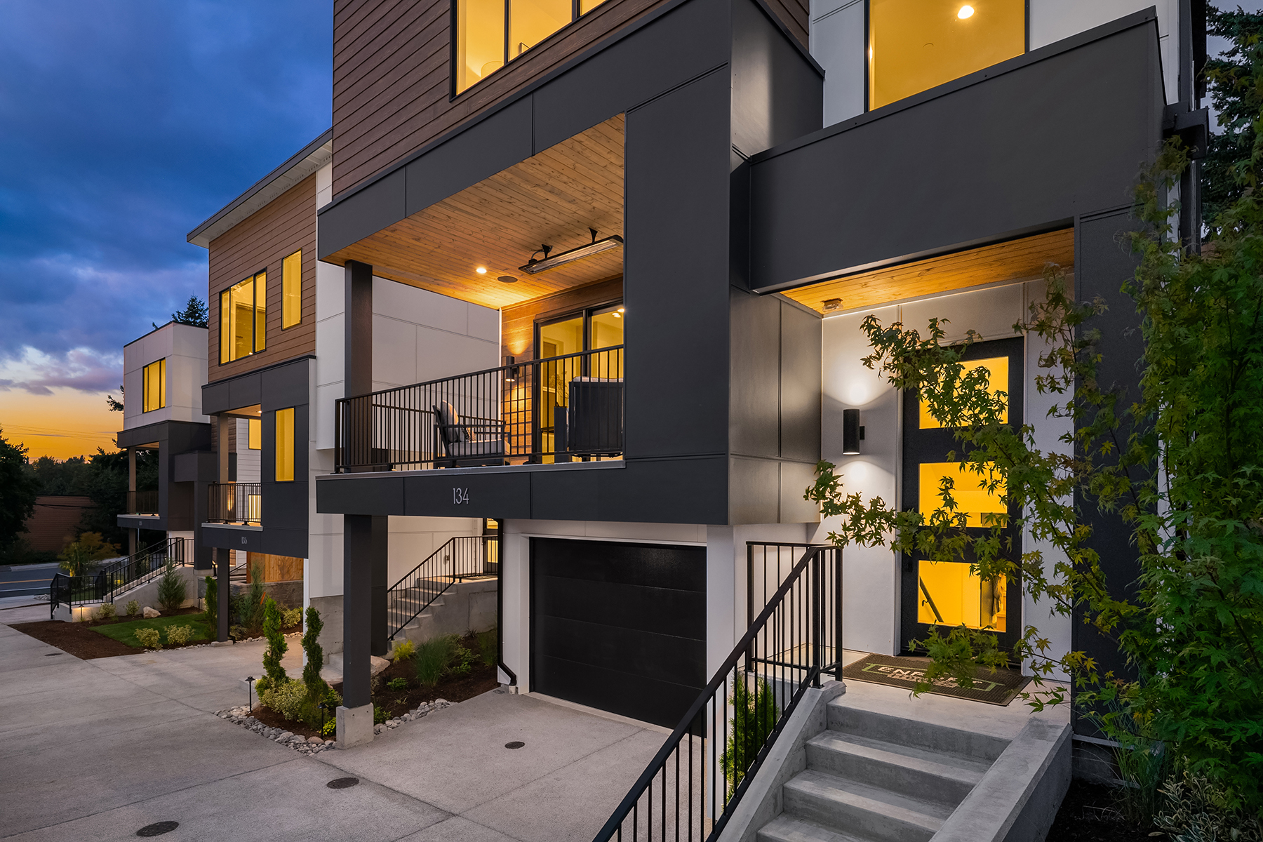 Property Photo:  134  8th Court  WA 98033 