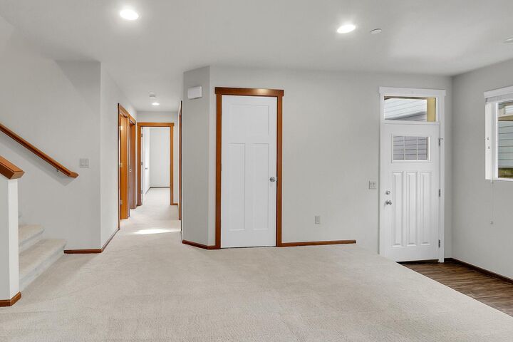 Property Photo:  5209  Glenwood Avenue  WA 98203 