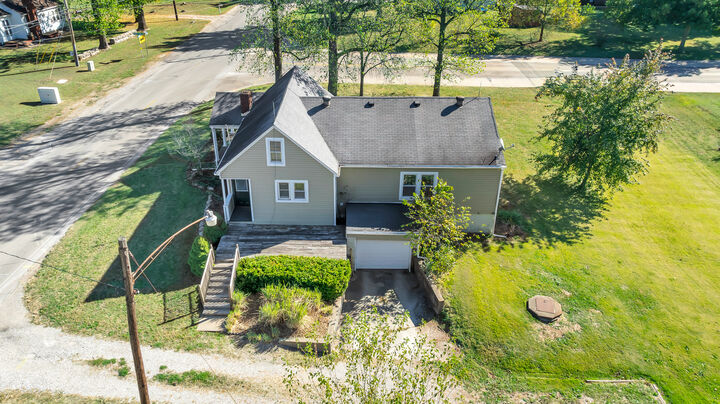 Property Photo:  1212 N Moreland Road  IL 62067