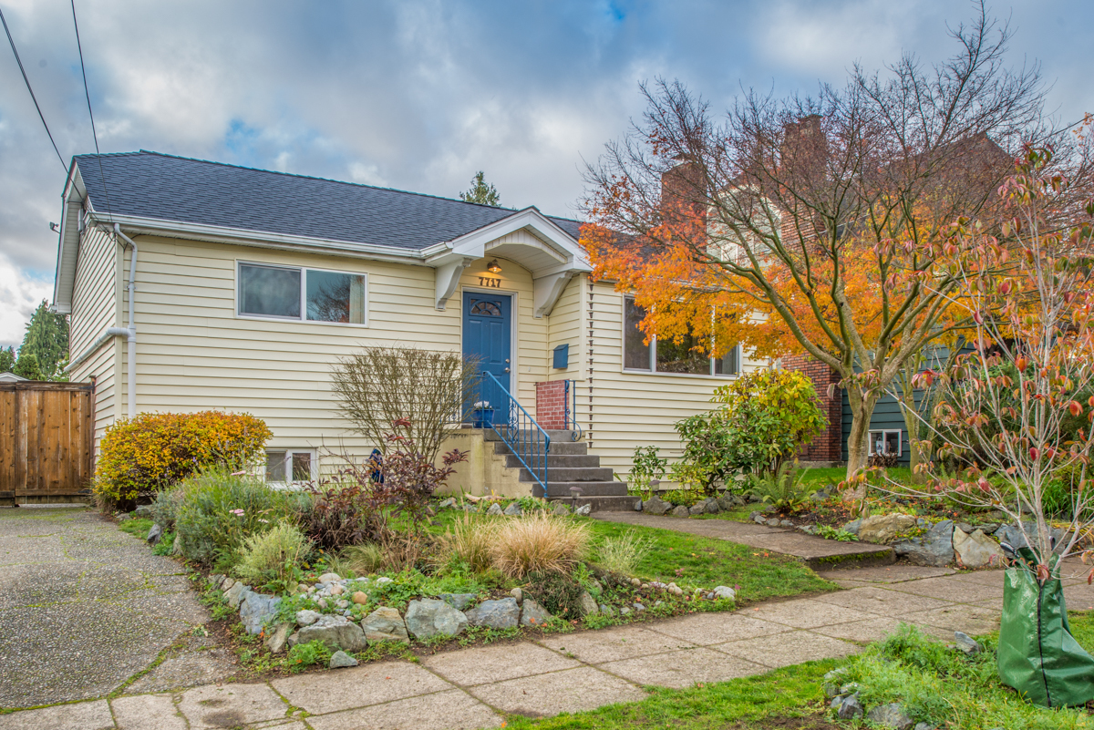 Property Photo: 7717 11th Ave NW 7717 11th Ave NW WA 98117