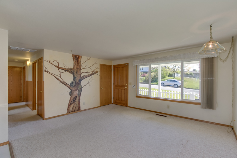Property Photo: Living room 23121 107th Place SE WA 98031