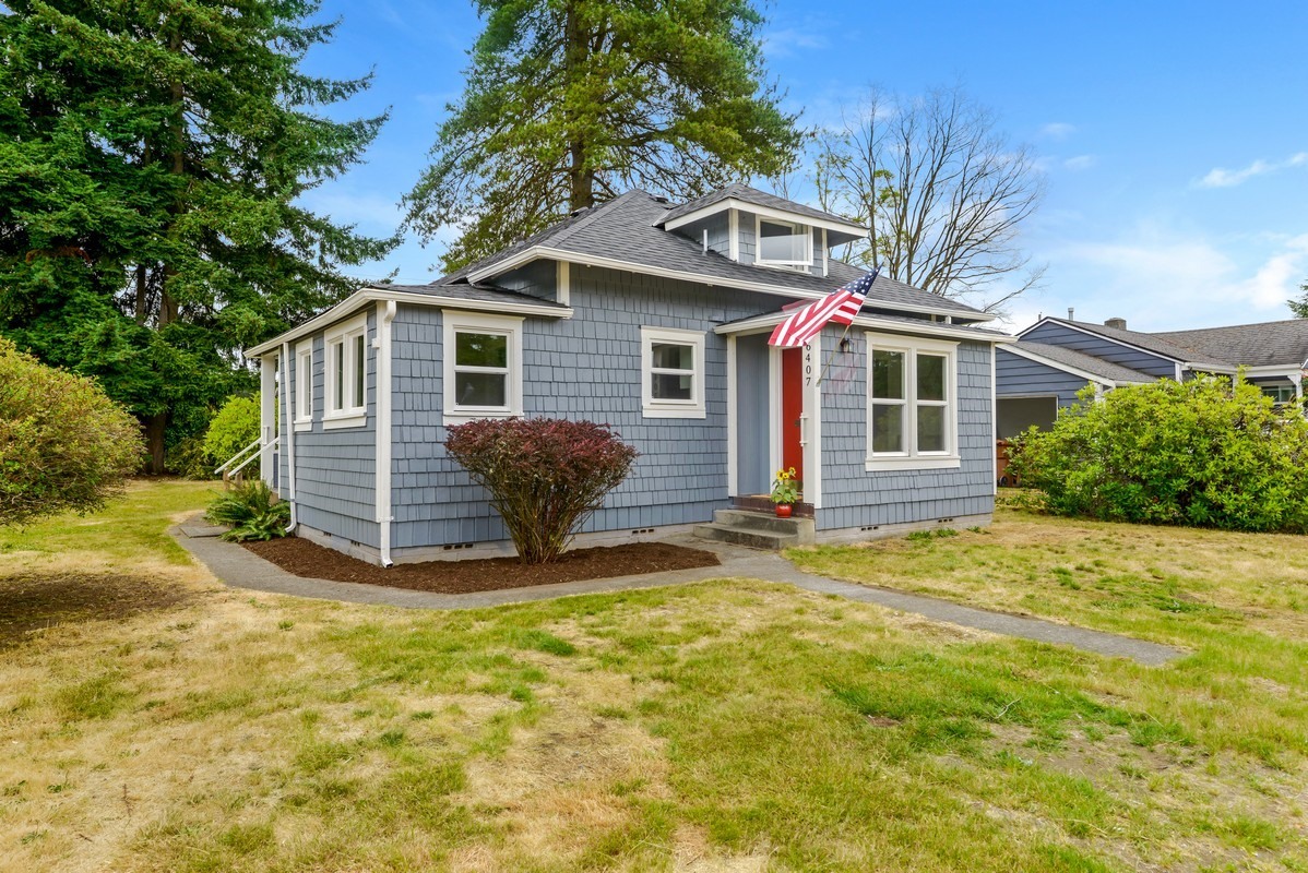 Property Photo:  6407 S Ferdinand St  WA 98409 