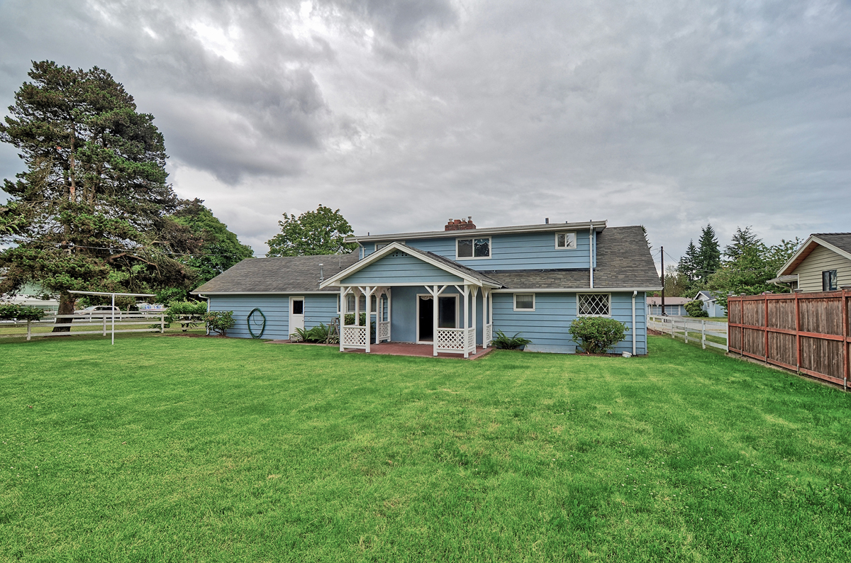 Property Photo: This 4 bedroom, 1.75 bath home is situated on a half-acre lot at the end of a cul-de-sac 5307 90th St NE  WA 98270 