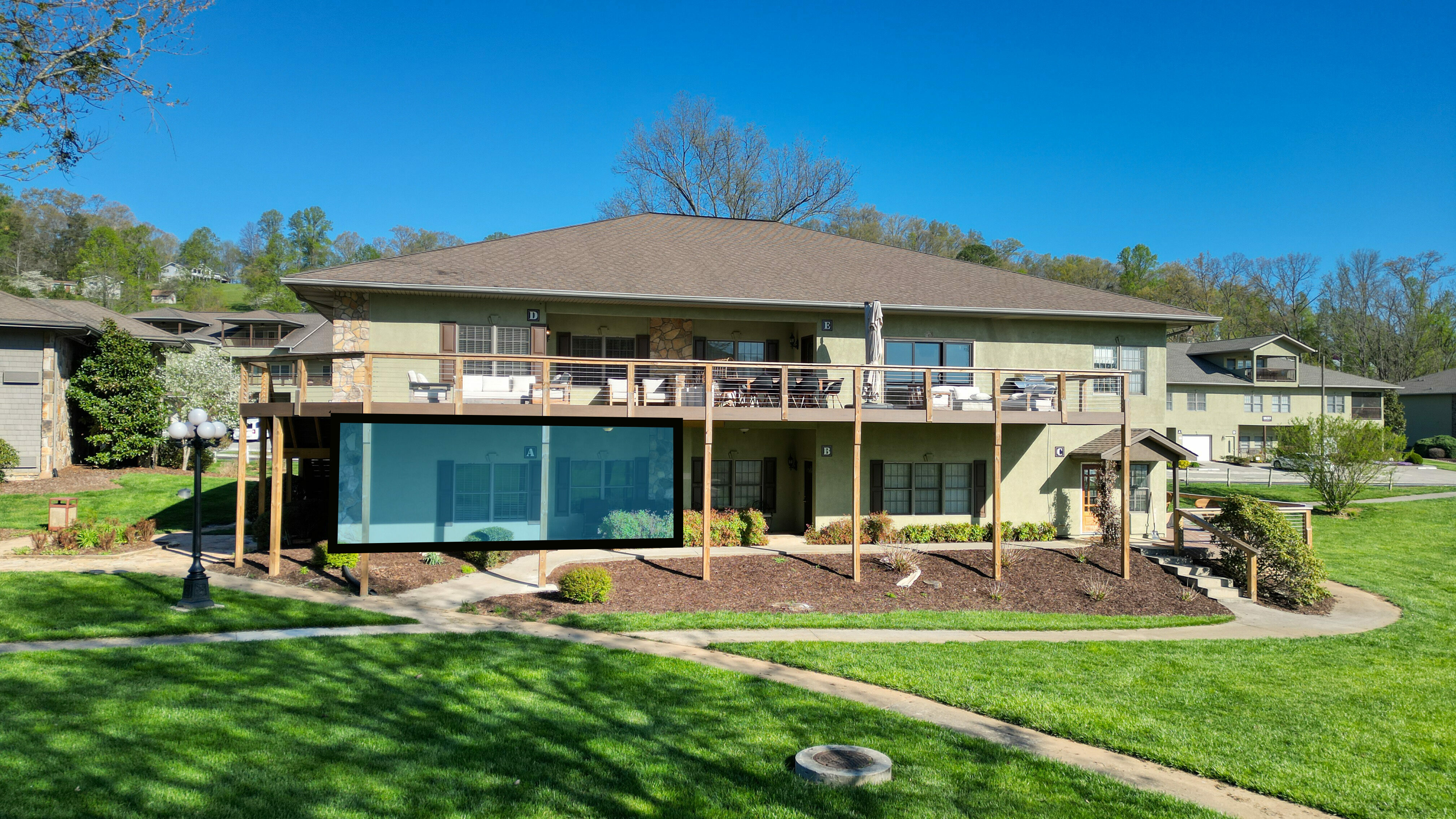 Property Photo: 1688 Lakeview Drive 1A GA 30582