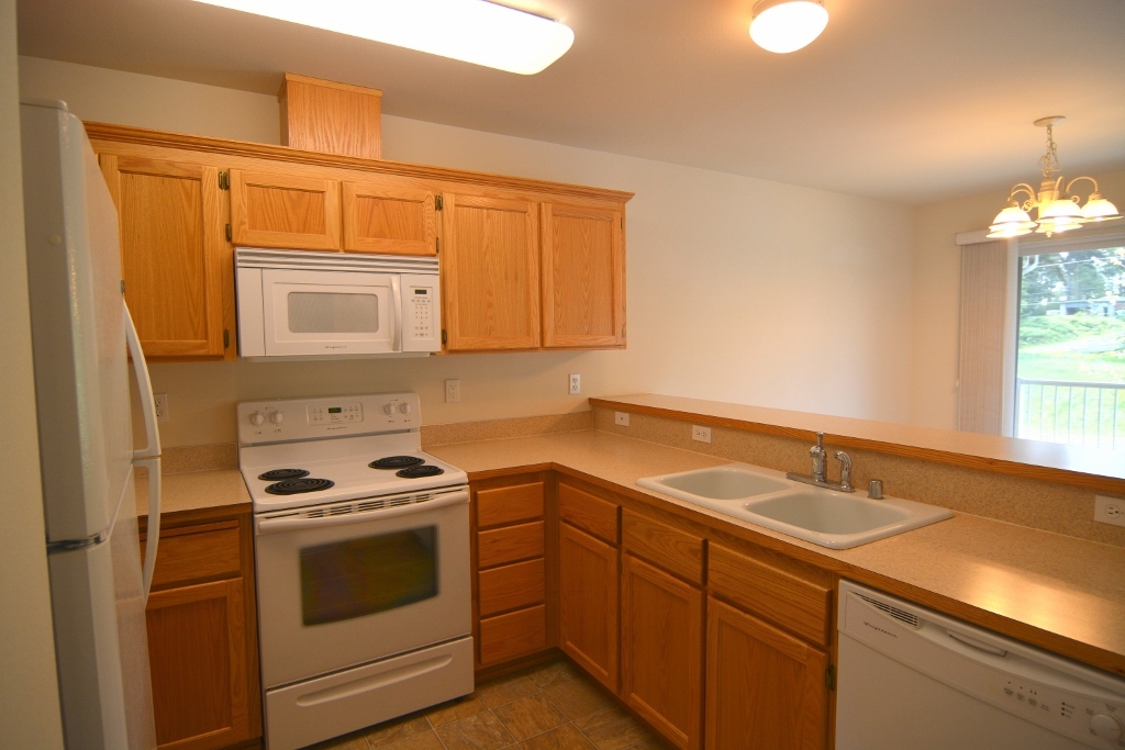 Property Photo: Kitchen 1691 SW Mulberry Place F302  WA 98277 