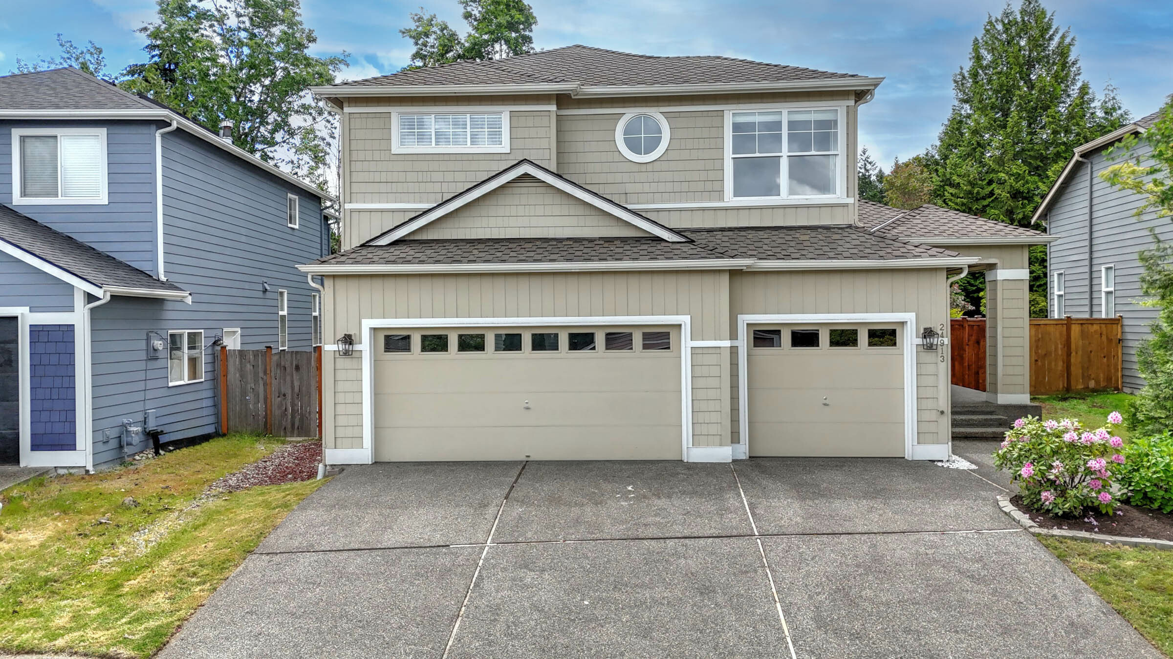 Property Photo:  24913 SE 41st Drive  WA 98029 