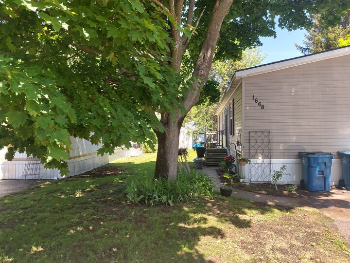 Property Photo: 1668 Rex Place MI 49686