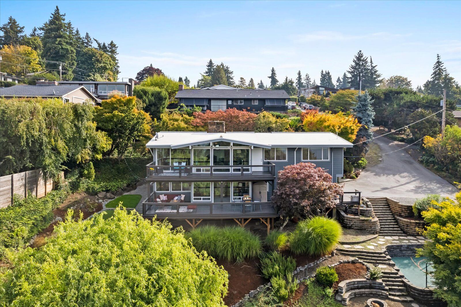 Property Photo:  6900 SE 33rd Street  WA 98040 