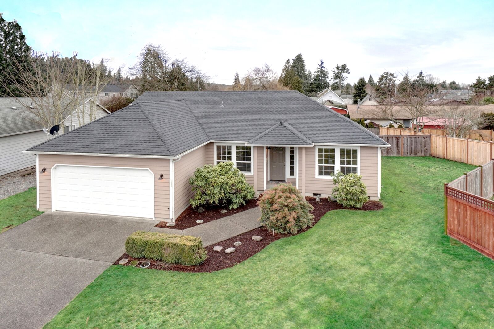 Property Photo:  1401 9th Av Ct SE  WA 98372 
