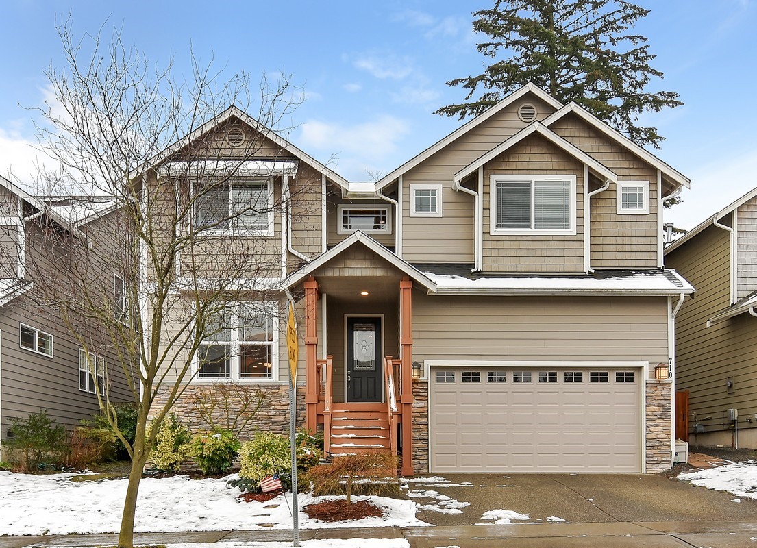 Property Photo:  710 203rd Place SW  WA 98036 