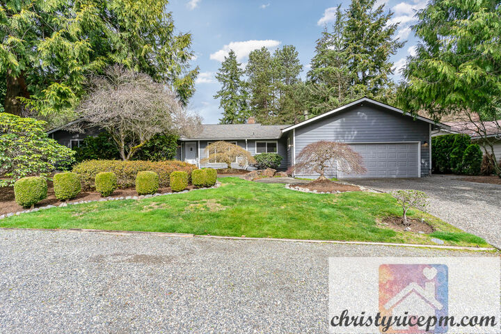 Property Photo: 14714 NE 10th Street WA 98007