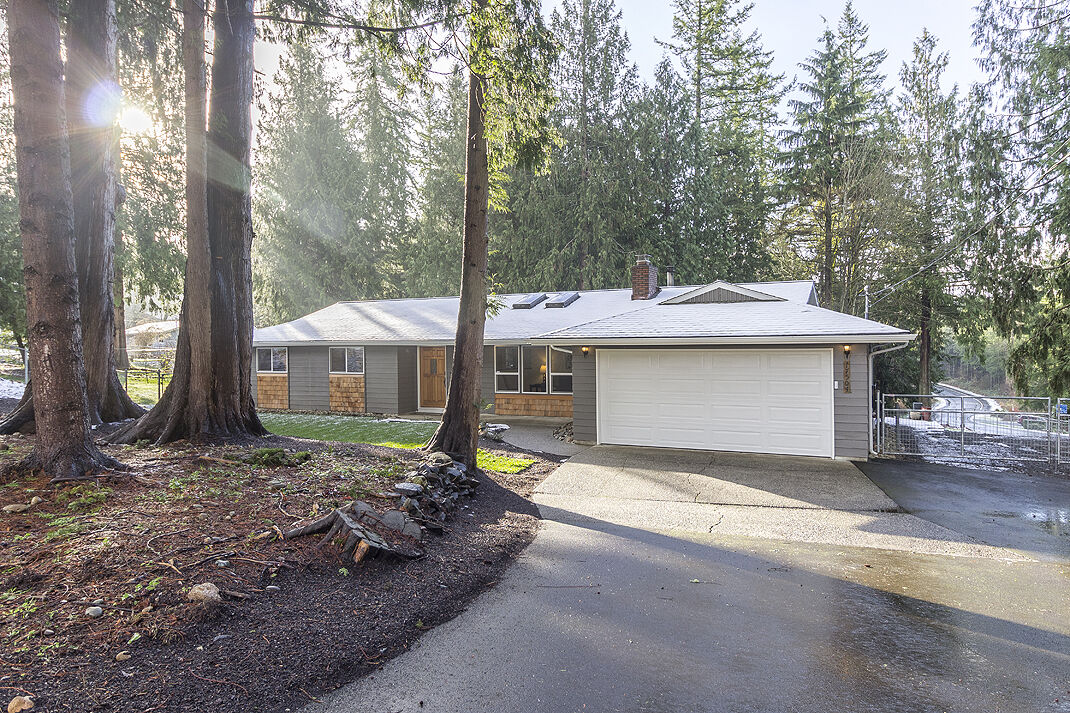 Property Photo: 17504 123rd St SE WA 98290