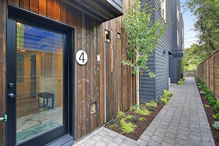 715 B Mlk Jr Wy  Seattle WA 98122 photo Martin Mews