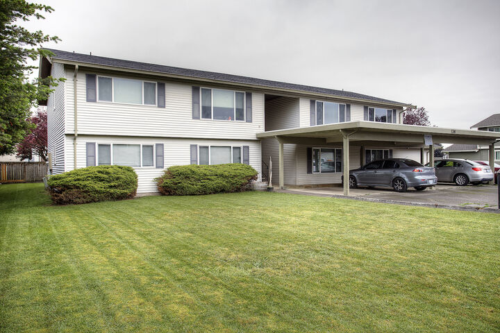 Property Photo:  136 McKean Ct  WA 98022 