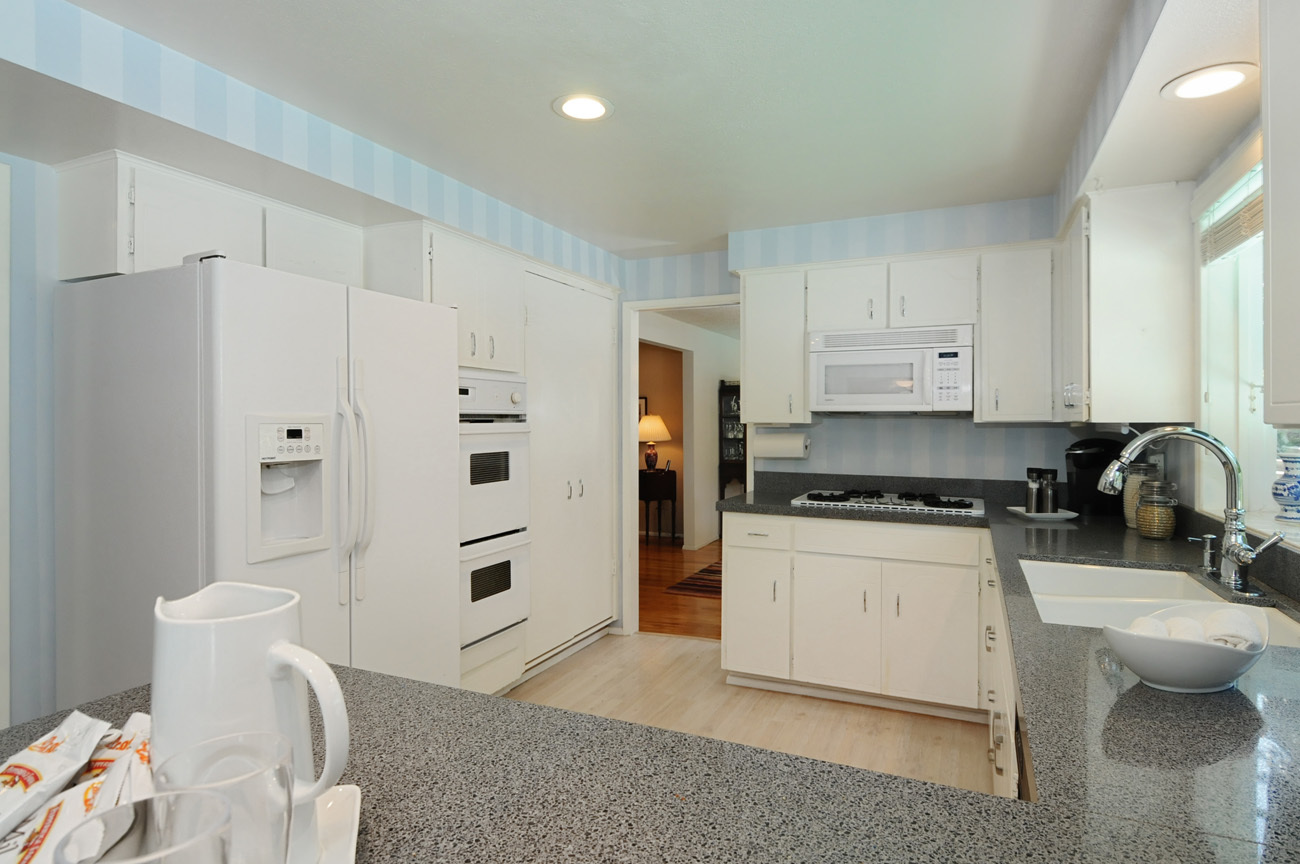 Property Photo: Kitchen & breakfast area 9875 43rd Place NE  WA 98115 