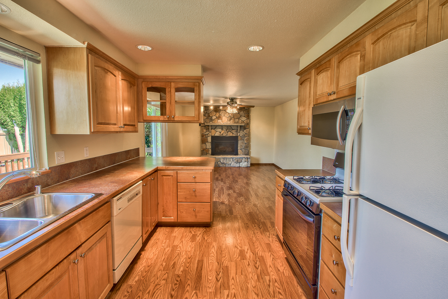 Property Photo: Kitchen 814 Dana Dr  WA 98284 